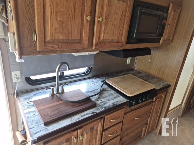 2004-lamar-motor-home-10242-image-25