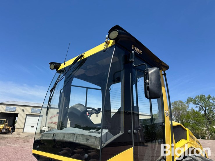 2018-bomag-bw211-image-12