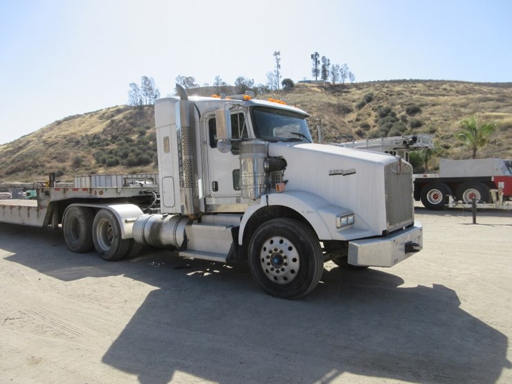2013-kenworth-t800-image-2