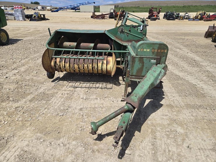 john-deere-24t-image-2