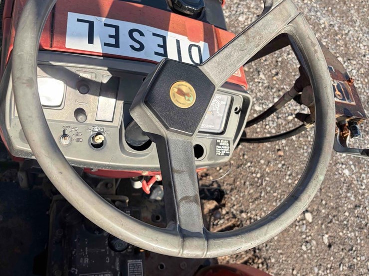 case-245-compact-tractor-image-12