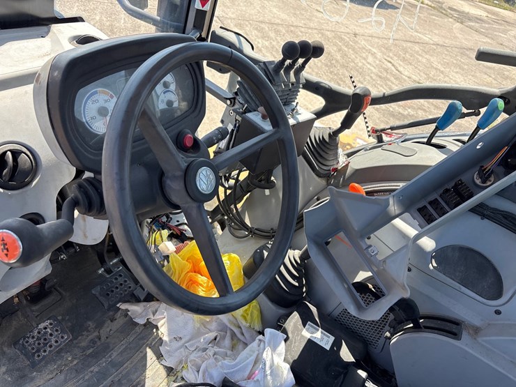 #24-•-new-holland-tractor-image-12
