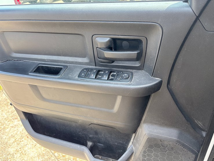 2015-dodge-ram-1500-image-12