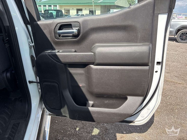 2020-chevrolet-silverado-1500-image-24