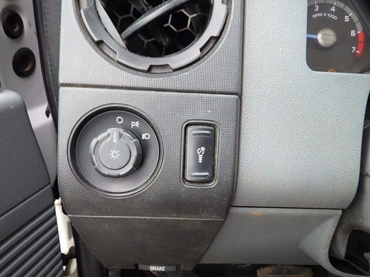 2011-ford-f350-image-36