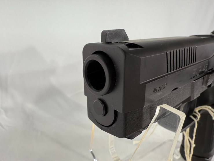 #16-•-fnh-fwp-45-45acp-pistol-61dmp10518-image-8