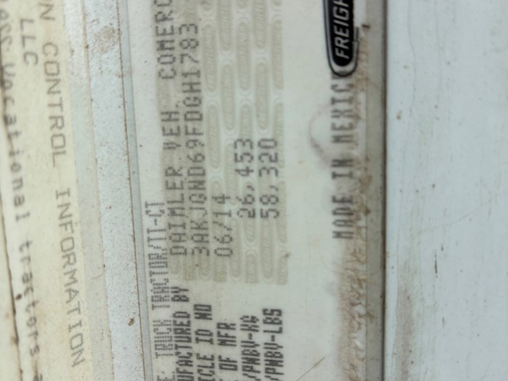 2015-freightliner-coronado-122-sd-image-6