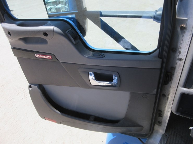2016-kenworth-t270-image-15