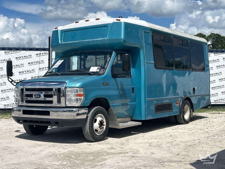 2018-ford-e450-image-1