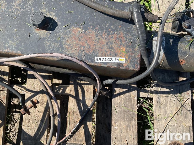 electric-over-hydraulic-trailer-jack-image-9