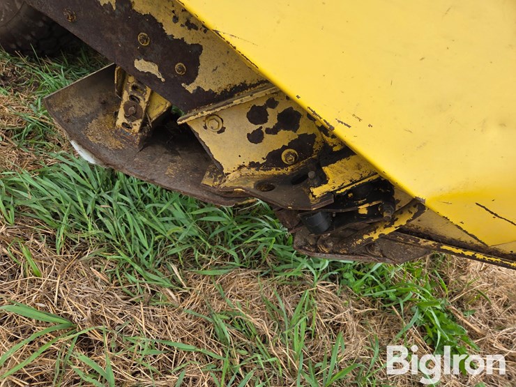 new-holland-1100-image-17