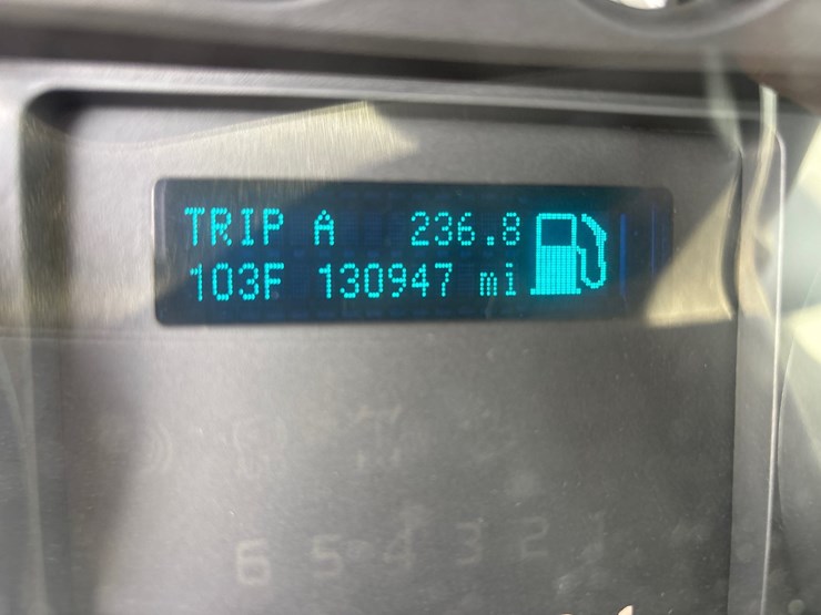 #43-•-2012-ford-3/4-ton-service-body-truck-image-11