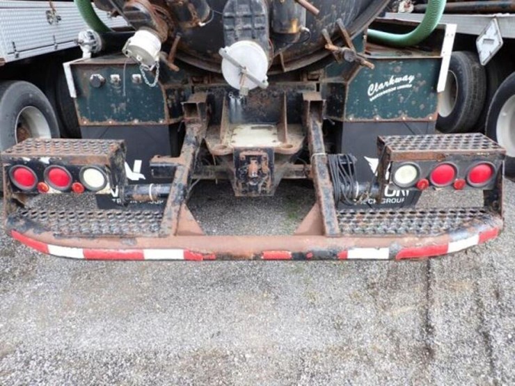 inoperable-2005-mack-cv713-granite-tri/a-vacuum-tr-image-68
