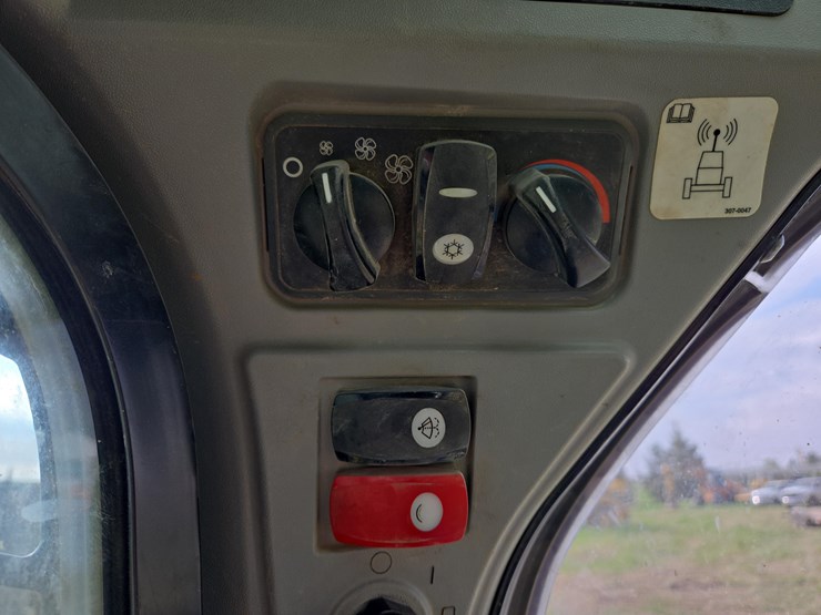 2018-caterpillar-299d2-image-10