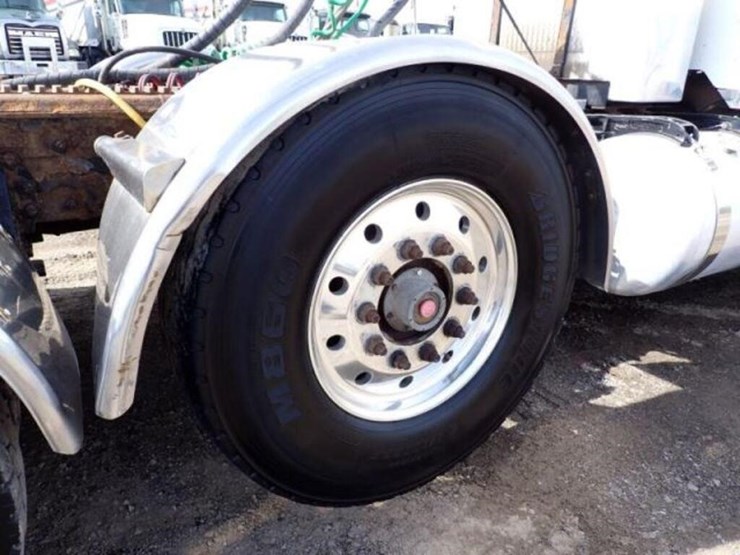 2013-peterbilt-367-image-68