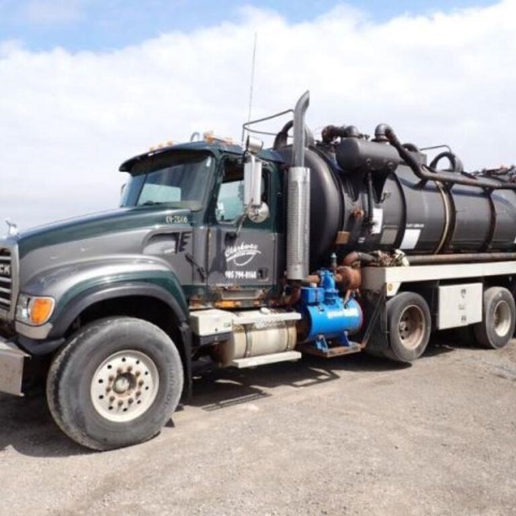 INOPERABLE 2005 Mack CV713 Tri/A Vacuum Truck 1M2A