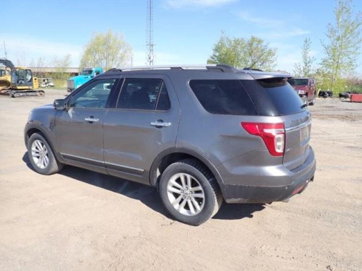 2014-ford-explorer-xlt-image-7