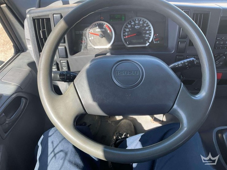 2013-isuzu-nrr-image-13