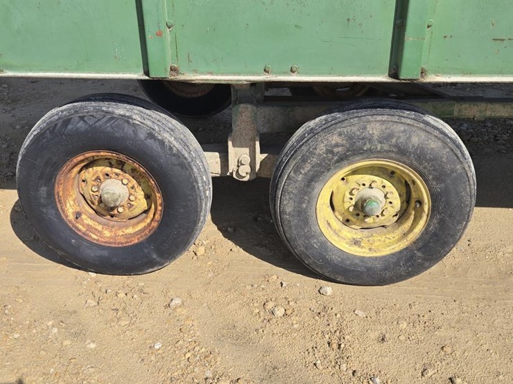 john-deere-714-image-10