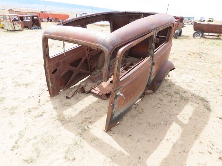 ford-2dr-sedan-body-for-project-image-3