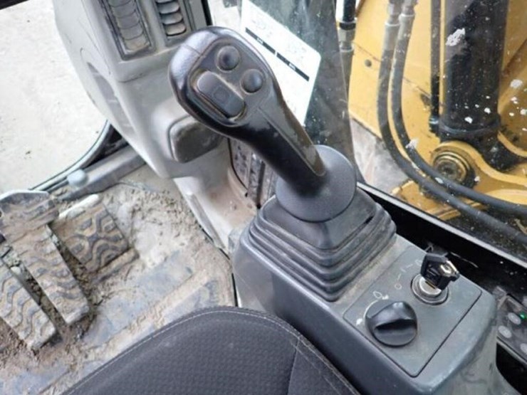 2013-caterpillar-321d-lcr-image-16