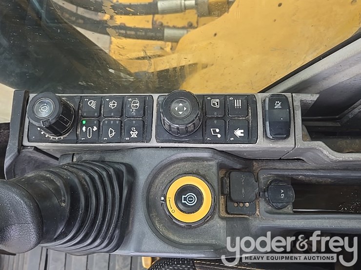 2019-caterpillar-336-image-60