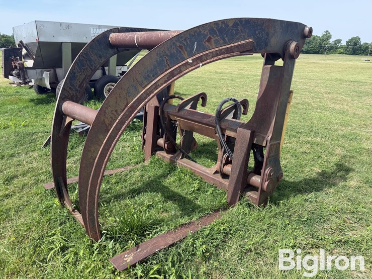 caterpillar-forestry-grapple-image-1