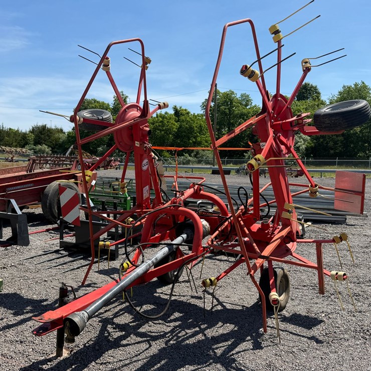 #96 • CCM 4 BASKET TEDDER W/HYD FOLD & HYD TILT