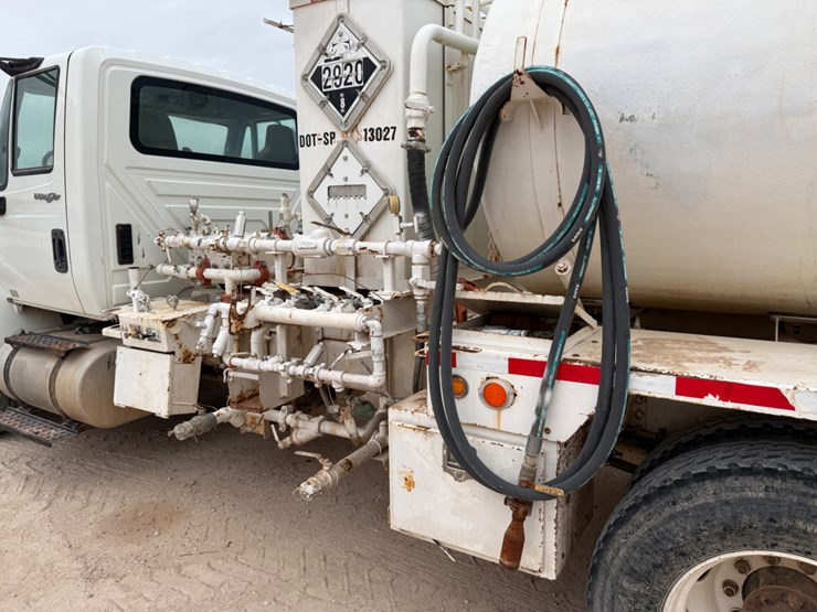 2013-international-durastar-4300-image-11