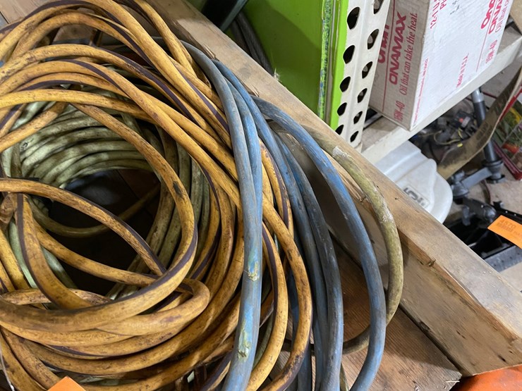 #4562-•-assortment-of-extension-cords-image-3