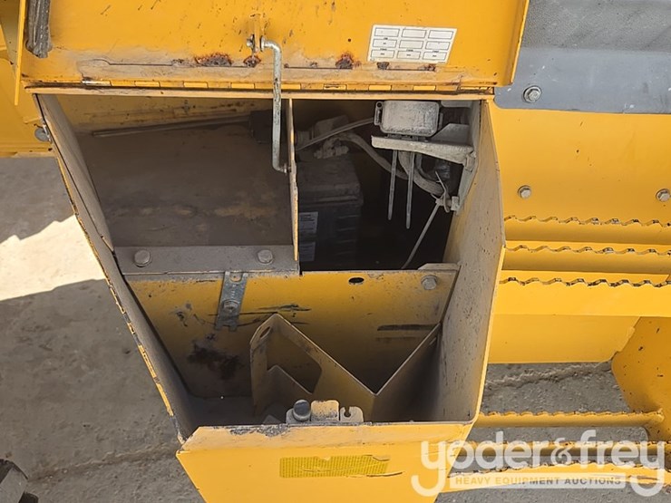 2020-deere-310sl-image-32