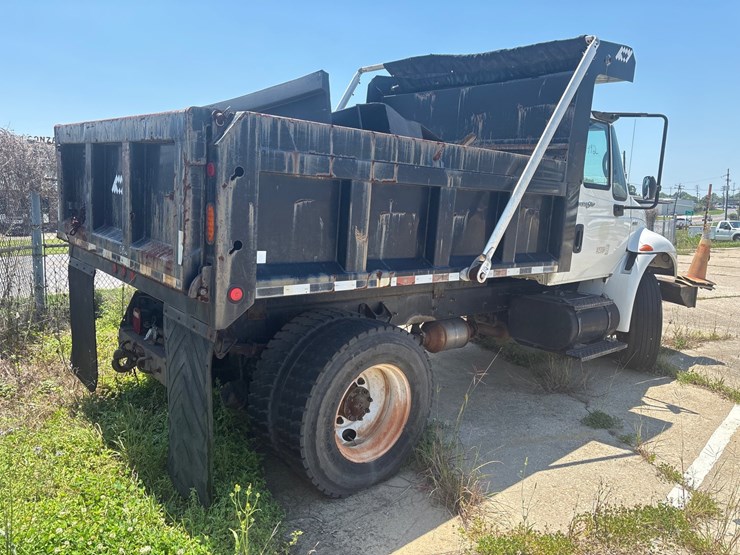 #49-•-2011-international-6-yd-dump-truck-image-3