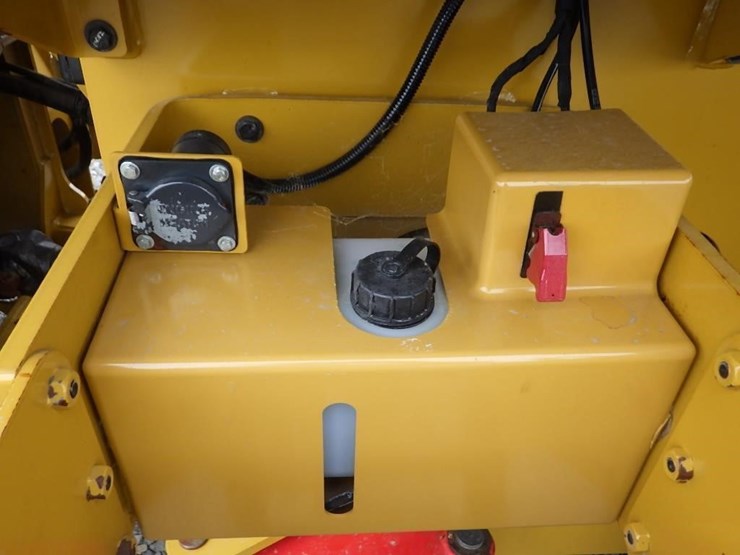 2022-caterpillar-930m-image-35