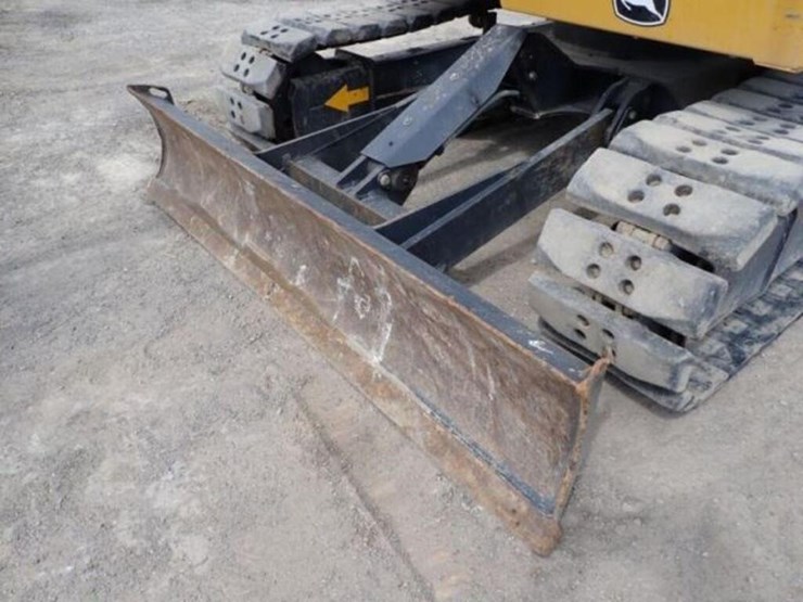 2022-deere-75g-image-36