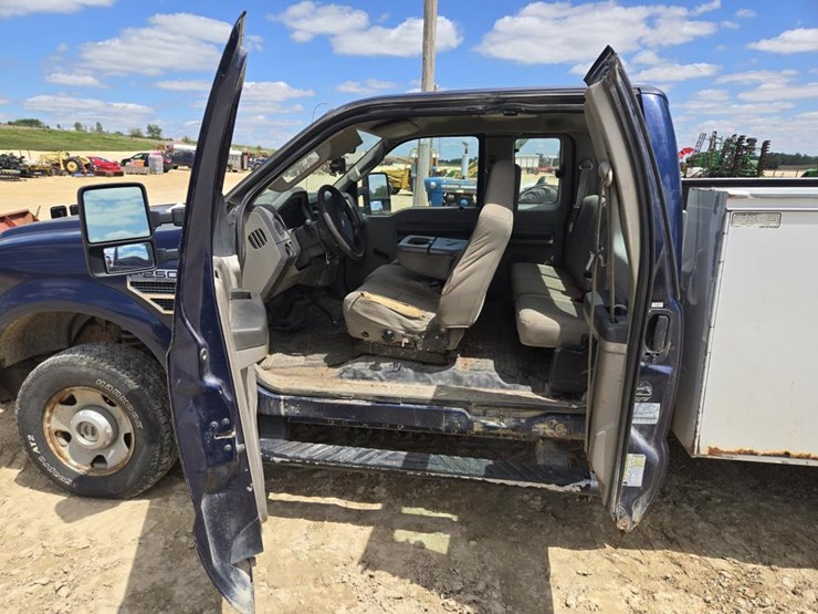 2008-ford-f250-image-9