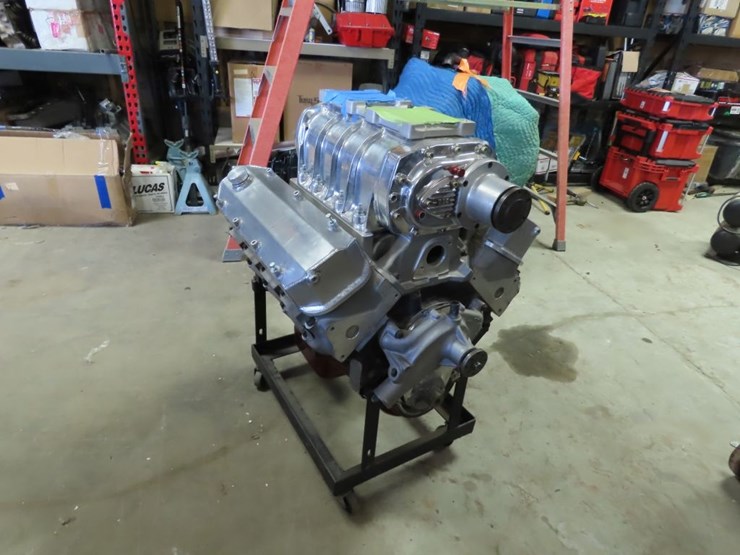 modified-chevrolet-427-v8-motor-image-3