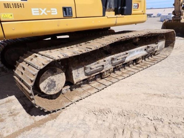 2021-caterpillar-323-image-43