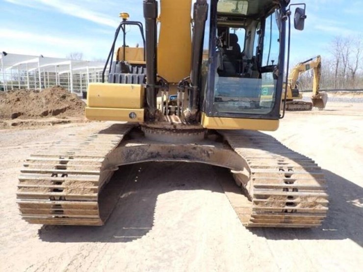 2021-caterpillar-323-image-26