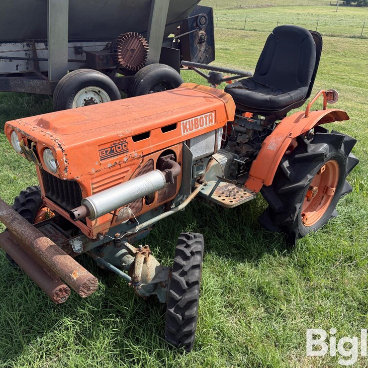 1977 KUBOTA B7100