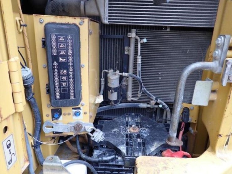 2013-caterpillar-321d-lcr-image-59