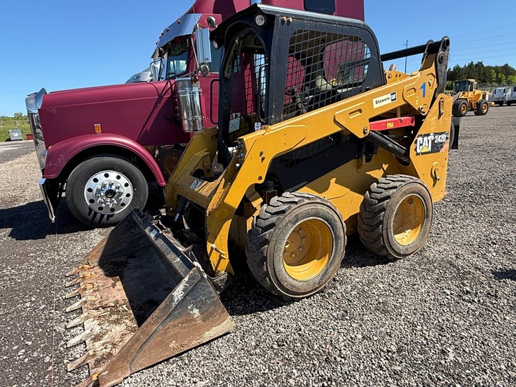 #25-•-cat-2420-skid-steer-image-1