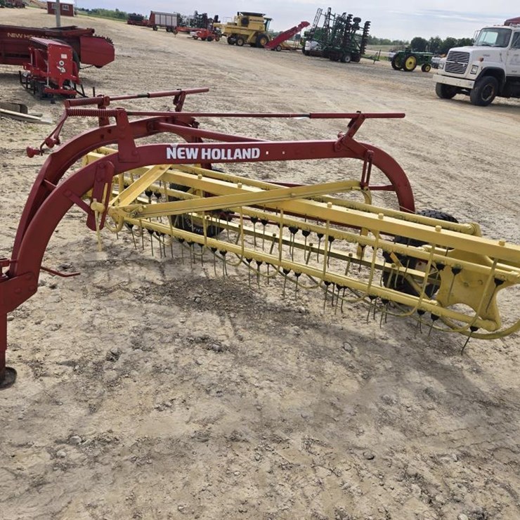 NEW HOLLAND 56