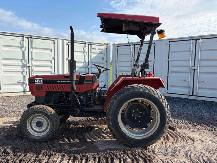 case-245-compact-tractor-image-5
