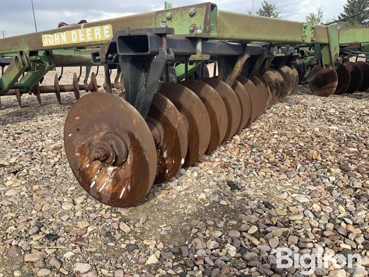 john-deere-331-image-11