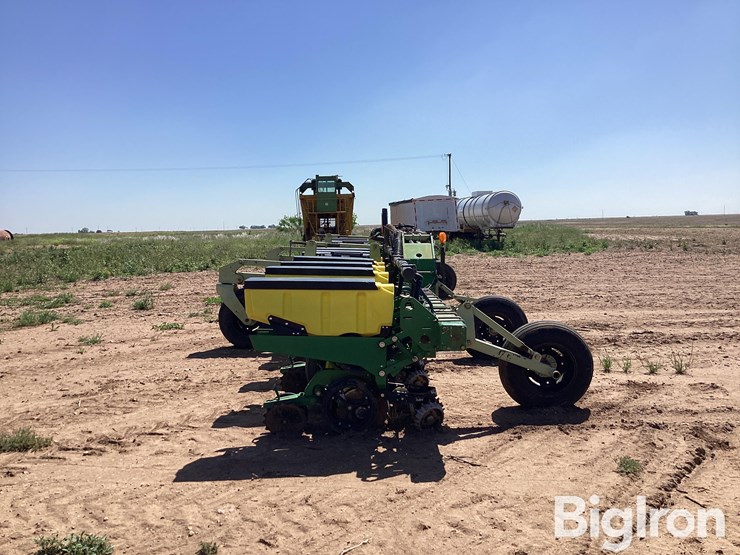 john-deere-1720-image-4