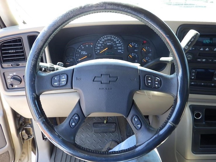 2005-chevrolet-silverado-3500-image-35