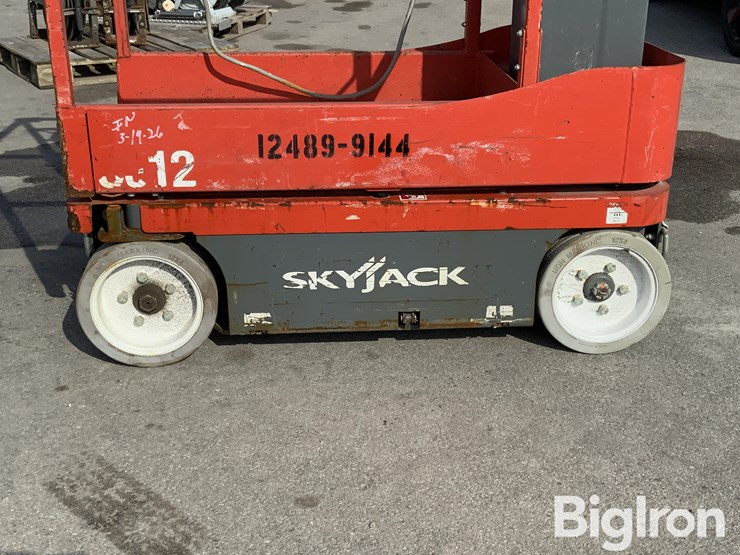 2017-skyjack-sj12-image-14