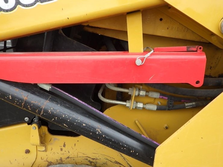 2021-caterpillar-259d3-image-19