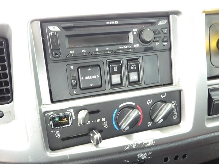 2018-hino-338-image-50