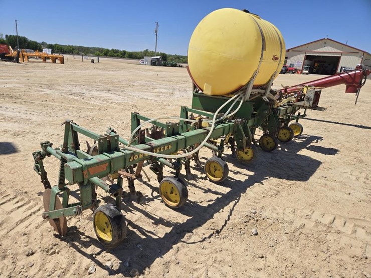 john-deere-6-image-1